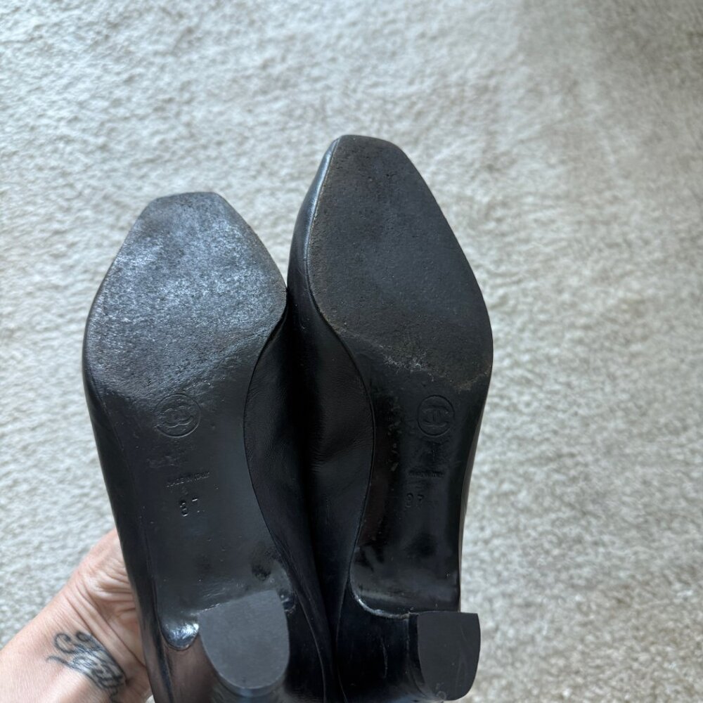 CHANEL Black Pumps - Picture 7 of 7
